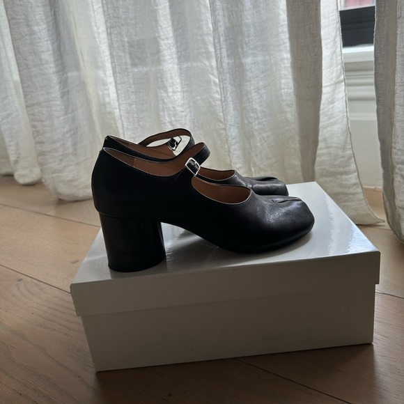 Maison Margiela Black Tabi Mary Janes - Picture 3 of 5